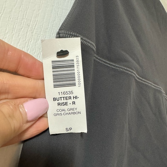 Aritzia TNA zip up legging set - Picture 5 of 8